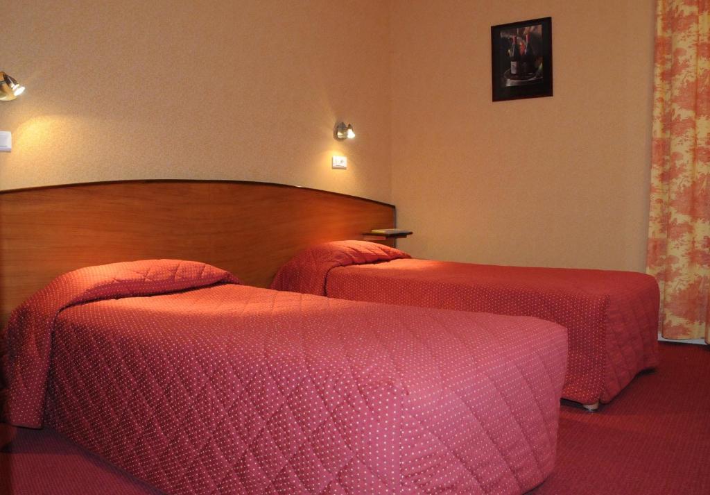 فندق Logis Des Trois Maures Couches الغرفة الصورة
