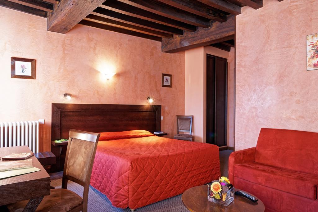 فندق Logis Des Trois Maures Couches المظهر الخارجي الصورة
